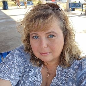 Meet your Posher, Lesli